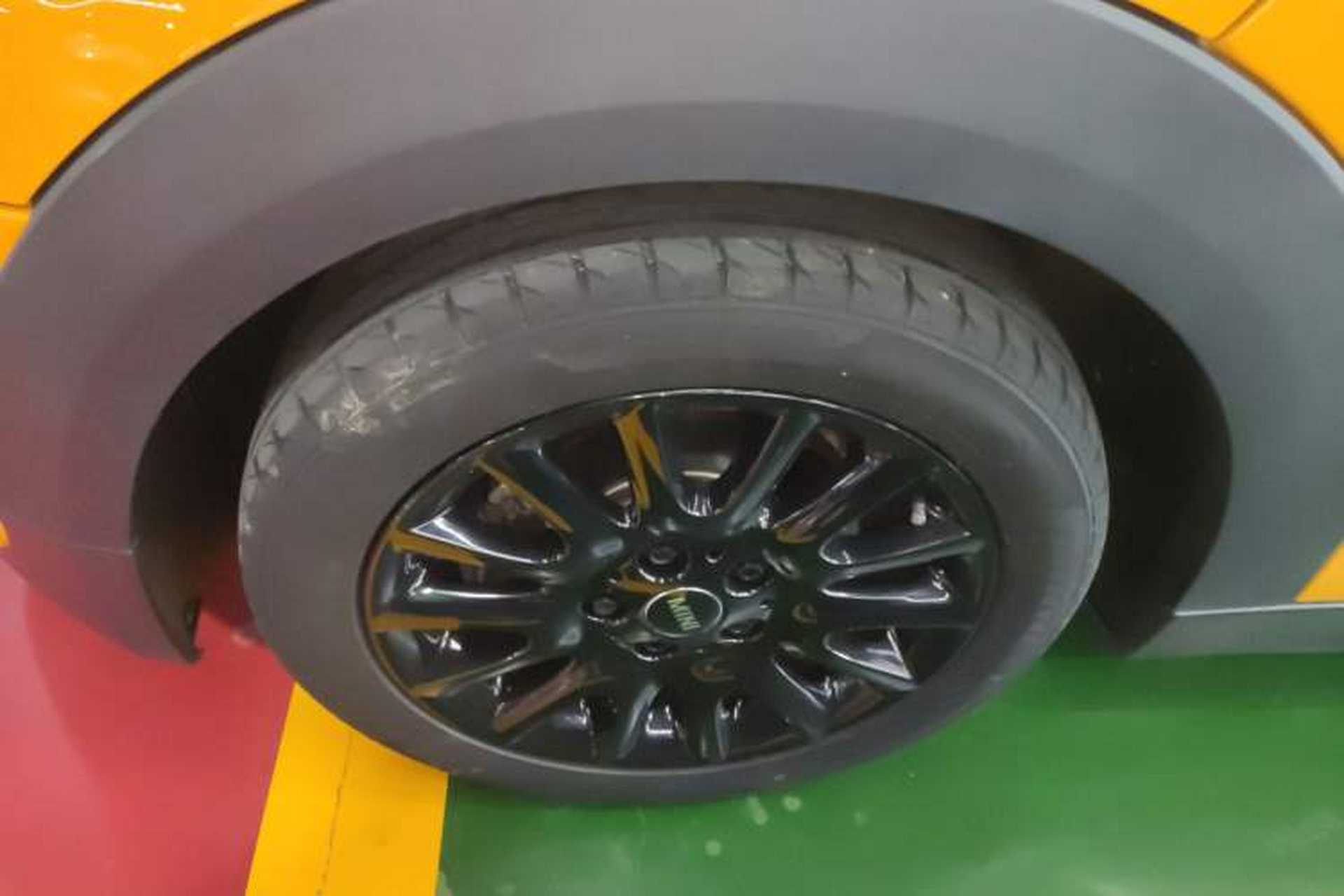 Used MINI 2016 1.5T COOPER Five-Door Edition Left Front Wheel Hub