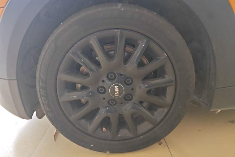 Used MINI 2016 1.2T ONE Pioneer Edition Left Front Wheel Hub