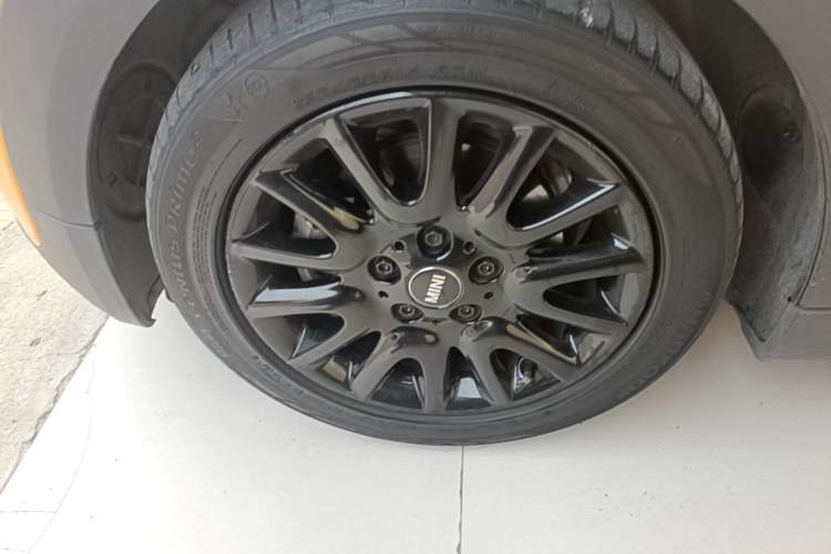 Used MINI 2016 1.2T ONE Pioneer Edition Left Front Wheel Hub