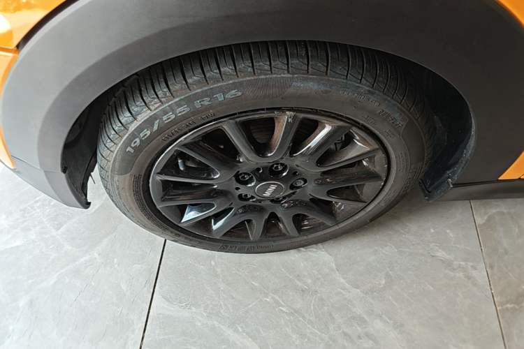 Used MINI 2016 1.5T COOPER CABRIO Left Front Wheel Hub
