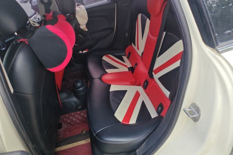 Used MINI 2016 1.2T ONE Pioneer Edition Five-Door Version Left Rear Seat