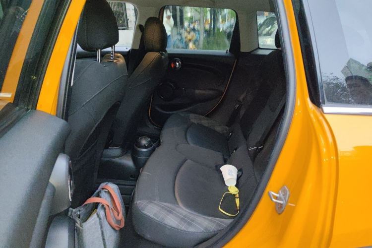 Used MINI 2016 1.5T COOPER Five-Door Edition Left Rear Seat