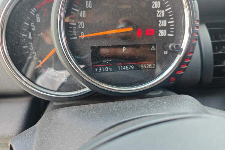 Used MINI 2016 1.2T ONE Pioneer Edition Five-Door Version Odometer Close Up