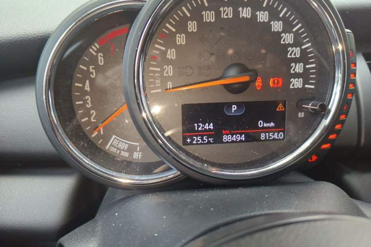 Used MINI 2016 1.2T ONE Five-Door Edition Odometer Close Up