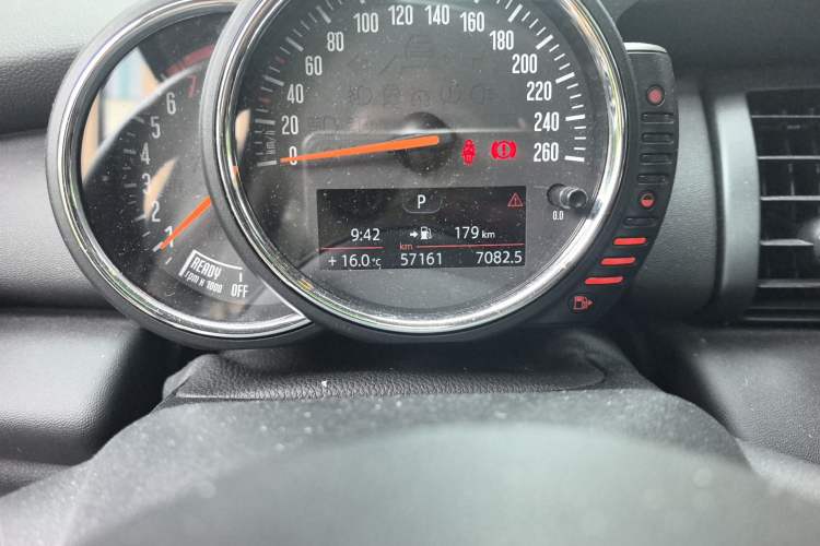 Used MINI 2016 1.2T ONE Pioneer Edition Odometer Close Up