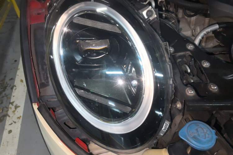 Used MINI 2016 1.2T ONE Pioneer Edition Five-Door Version Right Front Headlight