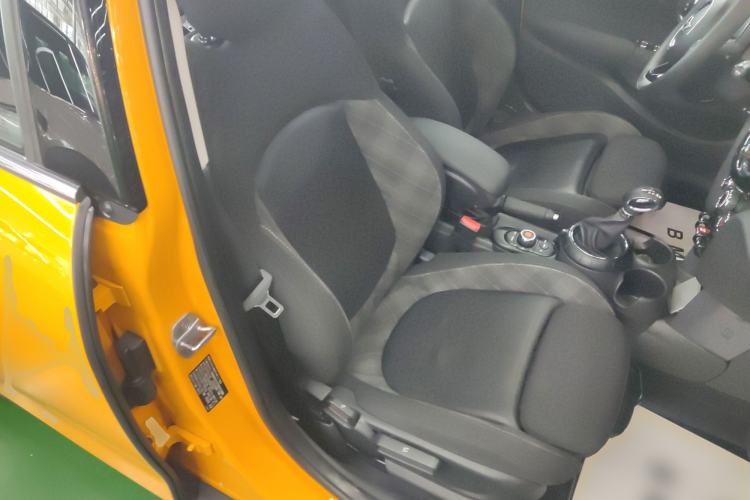 Used MINI 2016 1.5T COOPER Five-Door Edition Right Front Seat