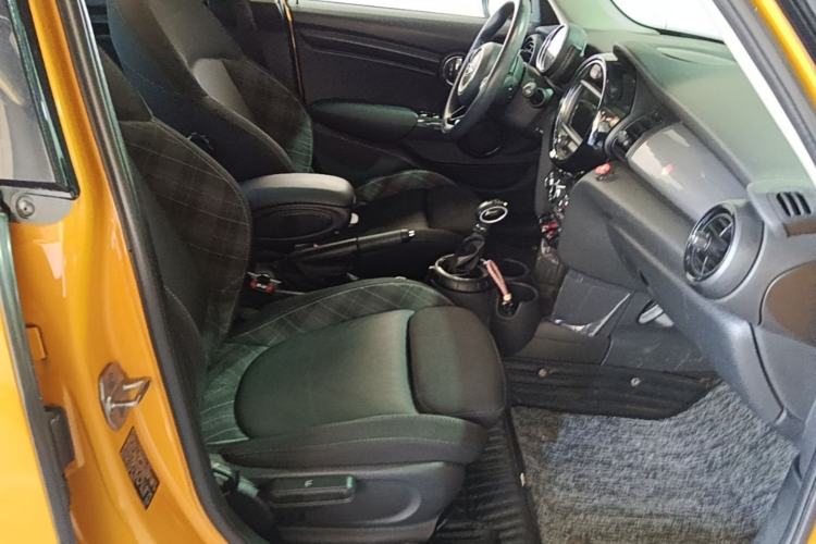 Used MINI 2016 1.5T COOPER Five-Door Edition Right Front Seat