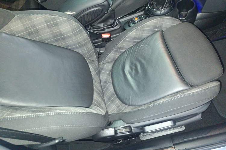 Used MINI 2016 1.5T COOPER Five-Door Edition Right Front Seat