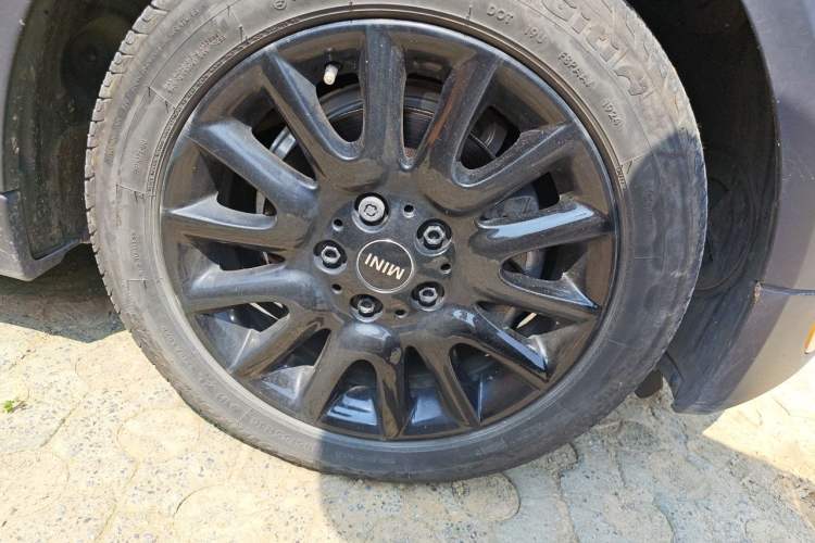 Used MINI 2016 1.5T COOPER Right Front Wheel Hub