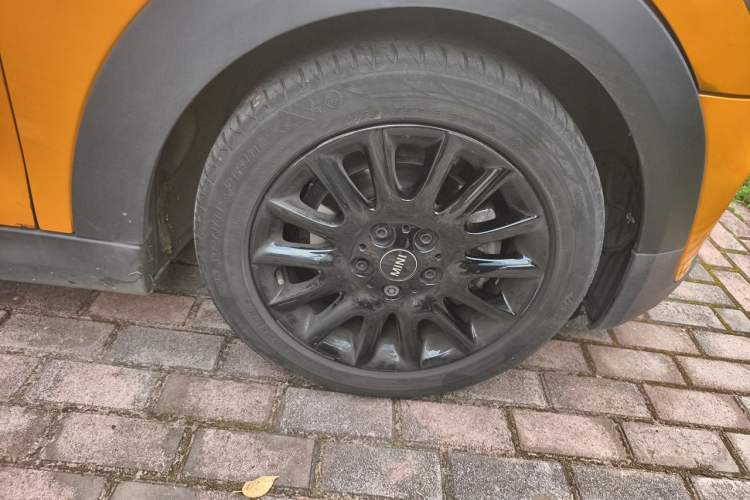 Used MINI 2016 1.5T COOPER Right Front Wheel Hub