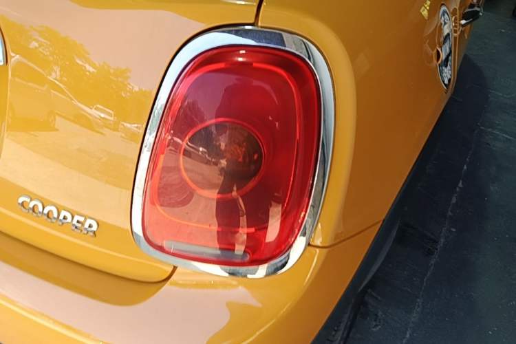 Used MINI 2016 1.5T COOPER Five-Door Edition Right Rear Taillight