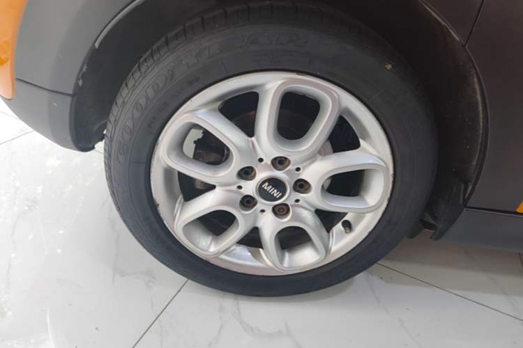 Used MINI 2016 1.5T COOPER Five-Door Edition Right Rear Wheel Hub