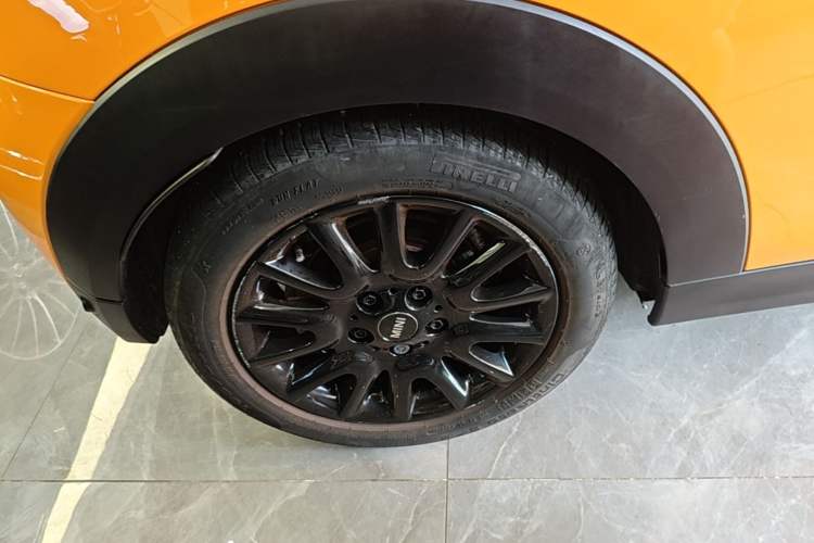 Used MINI 2016 1.5T COOPER CABRIO Right Rear Wheel Hub