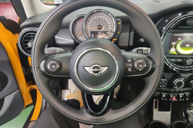 Used MINI 2016 1.5T COOPER Five-Door Edition Steering Wheel