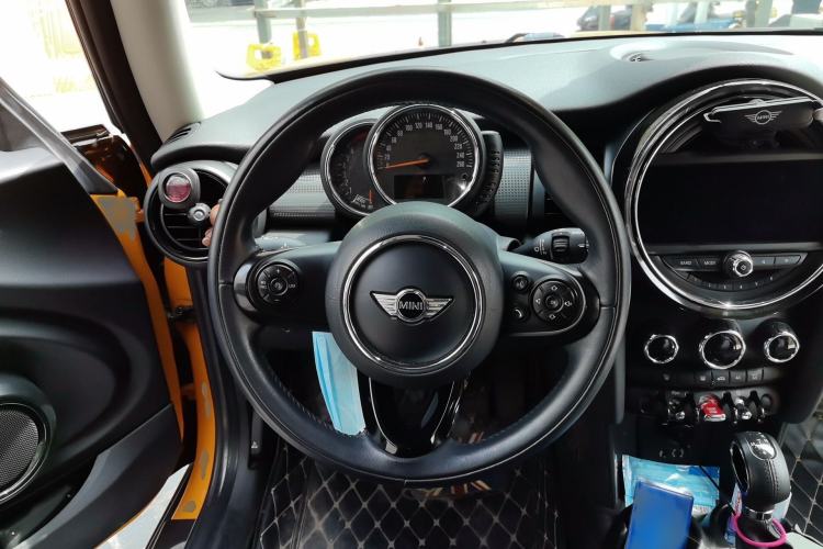 Used MINI 2016 1.5T COOPER Avant-Garde Steering Wheel