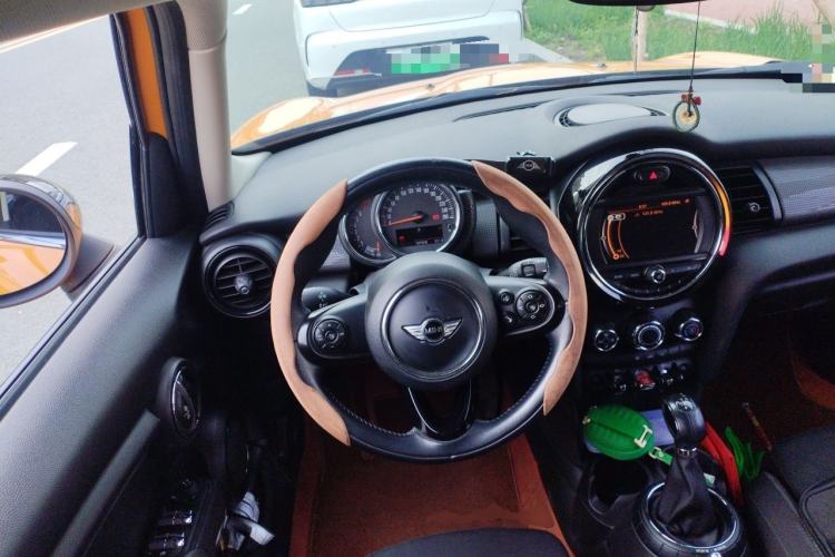 Used MINI 2016 1.5T COOPER Five-Door Edition Steering Wheel