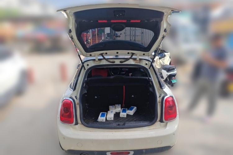 Used MINI 2016 1.2T ONE Pioneer Edition Five-Door Version Trunk