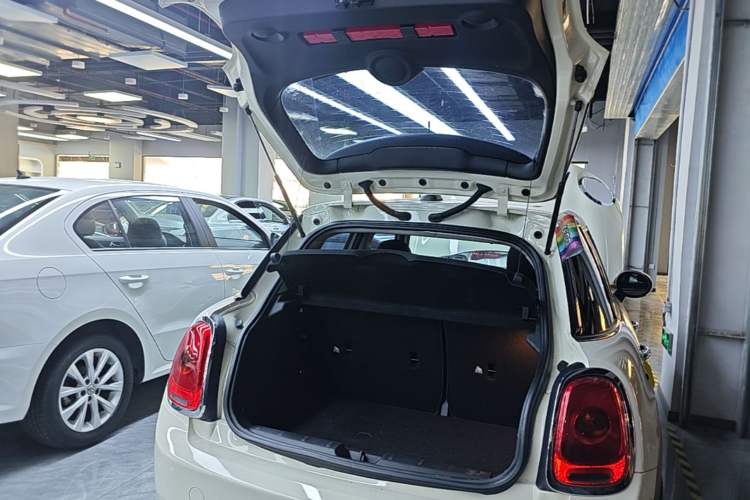 Used MINI 2016 1.2T ONE Five-Door Edition Trunk