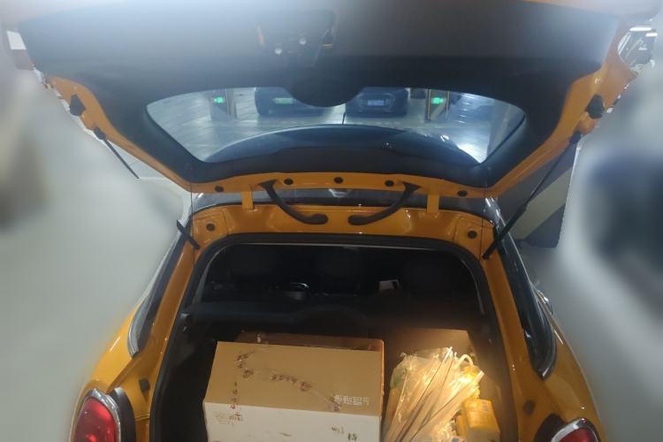 Used MINI 2016 1.5T COOPER Five-Door Edition Trunk