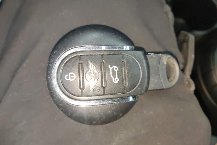 Used MINI 2016 1.5T COOPER Five-Door Edition Vehicle Key