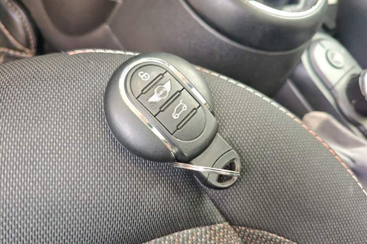Used MINI 2016 1.2T ONE Pioneer Edition Vehicle Key