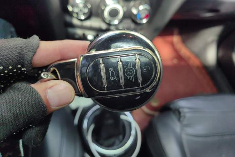 Used MINI 2016 1.5T COOPER Five-Door Edition Vehicle Key