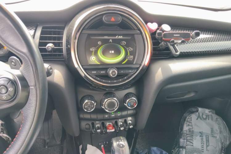 Used MINI 2017 2.0T COOPER S for Car Enthusiasts Audio And AC Panel