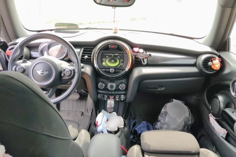 Used MINI 2017 2.0T COOPER S for Car Enthusiasts Center Console