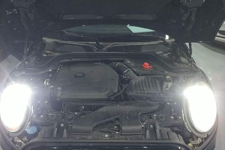 Used MINI 2017 1.5T COOPER Ice Blue Limited Edition Five-Door Version Engine Bay