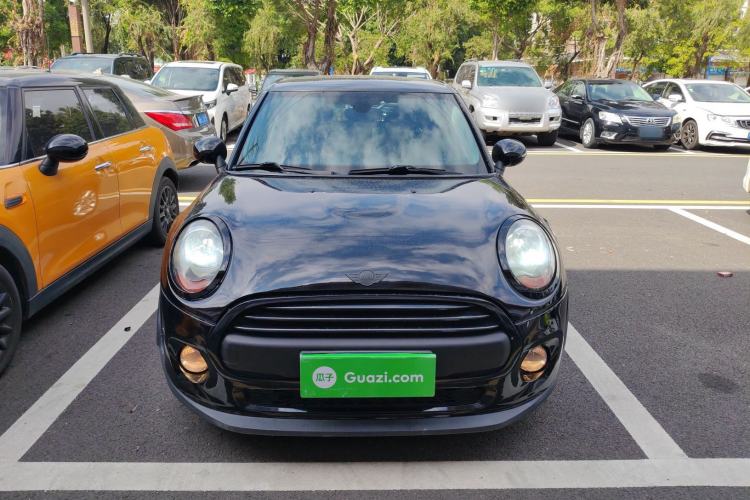 Used MINI 2017 1.5T COOPER Ice Blue Limited Edition Five-Door Version Front