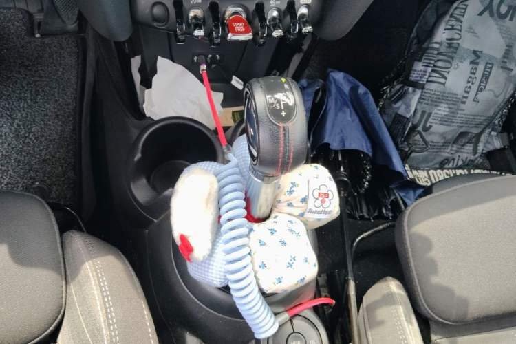 Used MINI 2017 2.0T COOPER S for Car Enthusiasts Gear Lever