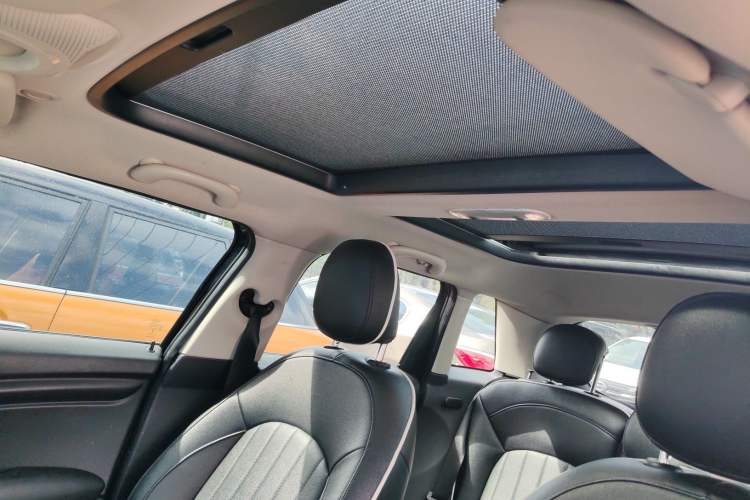 Used MINI 2017 1.5T COOPER Ice Blue Limited Edition Five-Door Version Headliner