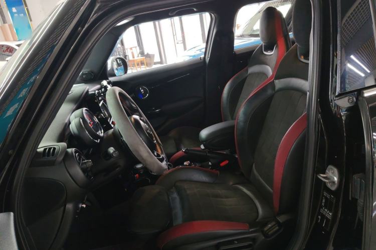 Used MINI 2017 2.0T COOPER S Racing Enthusiast Five-Door Edition Left Front Seat