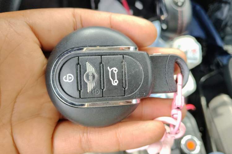 Used MINI 2017 2.0T COOPER S for Car Enthusiasts Vehicle Key