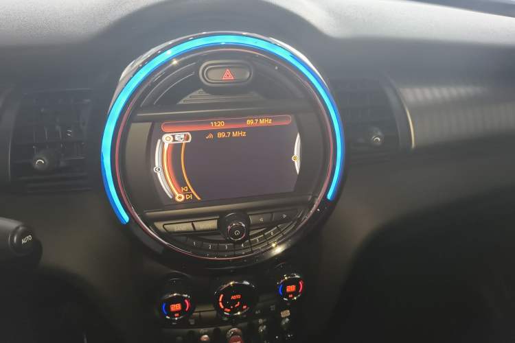 Used MINI 2017 1.5T COOPER CABRIO Freedom Edition Audio And AC Panel