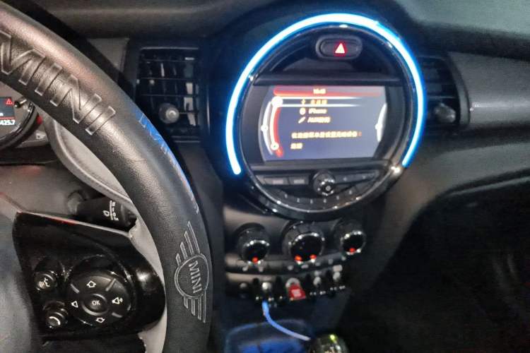 Used MINI 2017 1.5T COOPER CABRIO Freedom Edition Audio And AC Panel