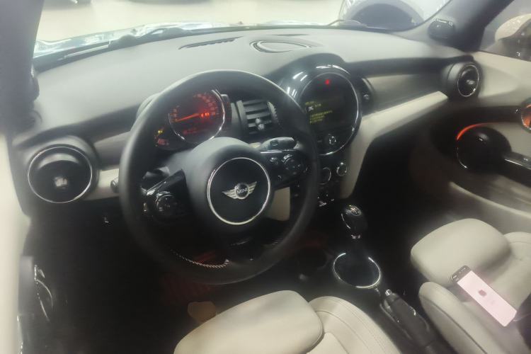 Used MINI 2017 1.5T COOPER CABRIO Freedom Edition Center Console
