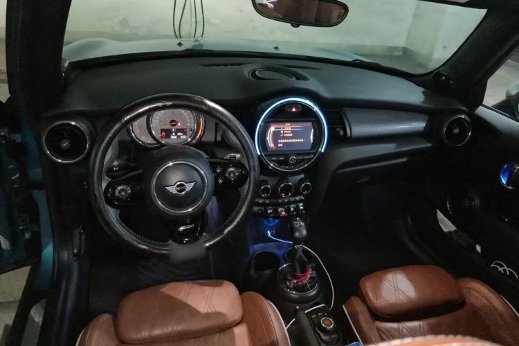 Used MINI 2017 1.5T COOPER CABRIO Freedom Edition Center Console