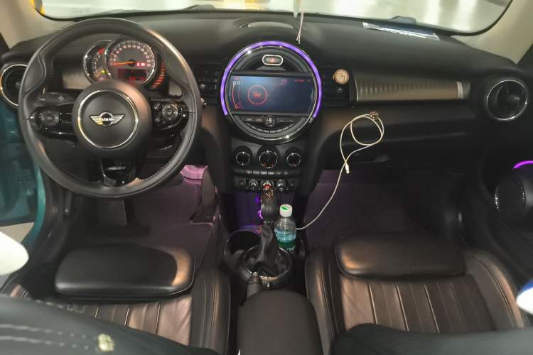 Used MINI 2017 1.5T COOPER Caribbean Blue Limited Edition Center Console