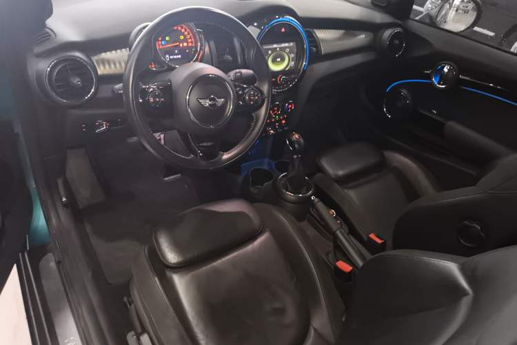 Used MINI 2017 1.5T COOPER CABRIO Freedom Edition Center Console