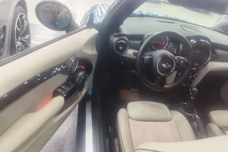 Used MINI 2017 1.5T COOPER CABRIO Freedom Edition Driver Seat