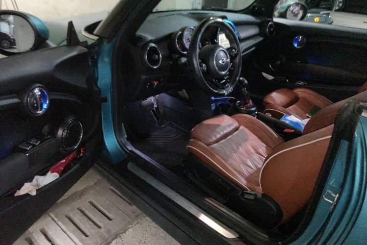 Used MINI 2017 1.5T COOPER CABRIO Freedom Edition Driver Seat