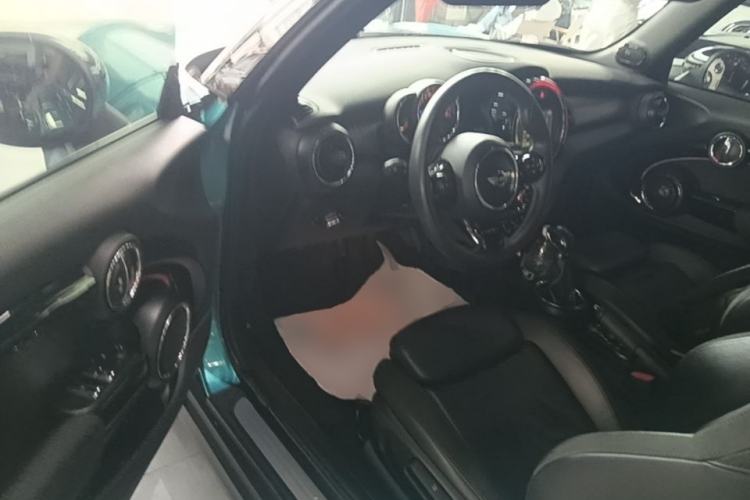 Used MINI 2017 1.5T COOPER CABRIO Freedom Edition Driver Seat