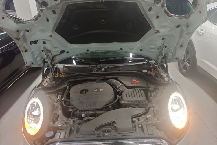 Used MINI 2017 1.5T COOPER Limited Edition in Ice Blue Engine Bay