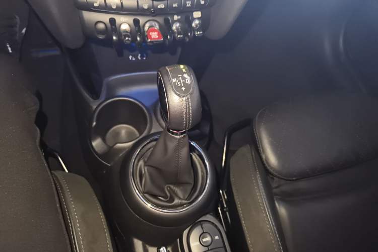 Used MINI 2017 1.5T COOPER CABRIO Freedom Edition Gear Lever
