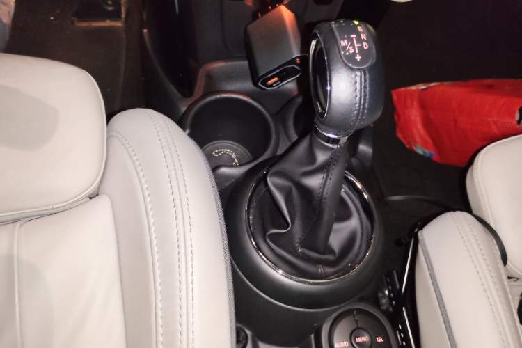 Used MINI 2017 1.5T COOPER CABRIO Freedom Edition Gear Lever