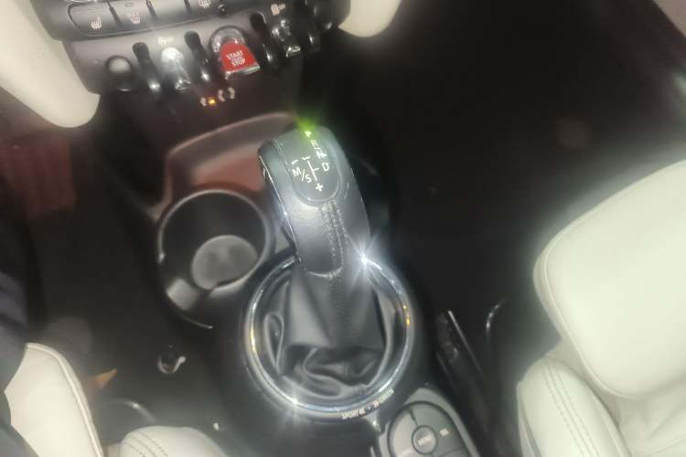 Used MINI 2017 1.5T COOPER CABRIO Freedom Edition Gear Lever