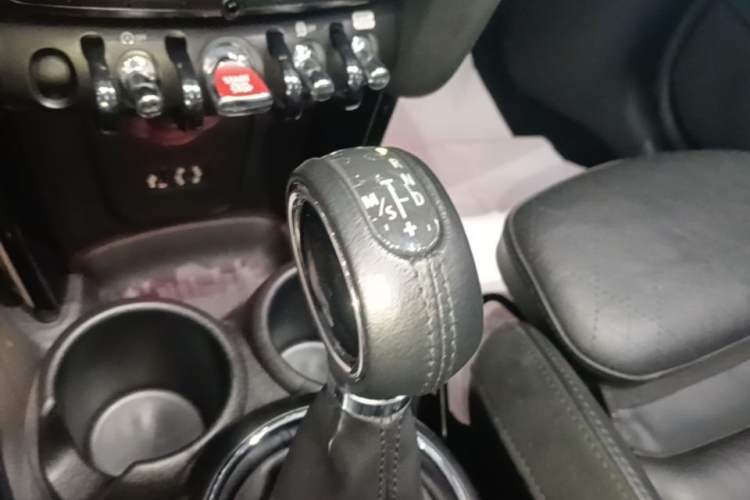 Used MINI 2017 1.5T COOPER CABRIO Freedom Edition Gear Lever