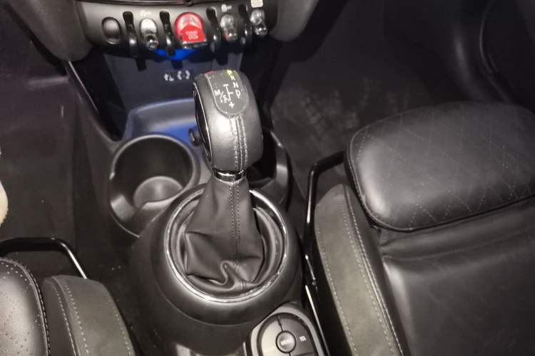 Used MINI 2017 1.5T COOPER CABRIO Freedom Edition Gear Lever
